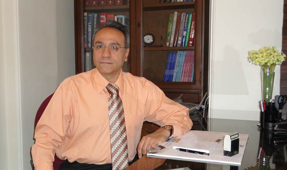 دکتر افشین دوست محمدی - چشم پزشكی